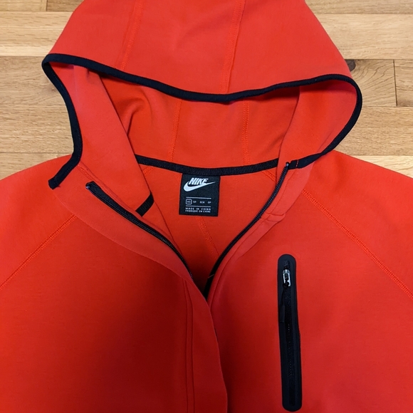 Nike Women's Size XS Crop Sweatshirt - Picture 3 of 4